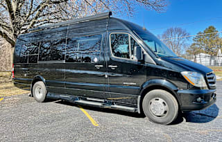 Easy to Drive,Mercedes Safety,7 Seatbelts,King Bed