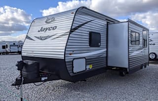(Unit 26) Light Weight Jayco 267 Trailer with bunks & outside kitchen