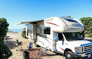 Glamping Vesta w/ bunk-beds, WiFi, auto-levelers