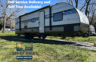 Turn Key stocked 35' bunk house travel Trailer