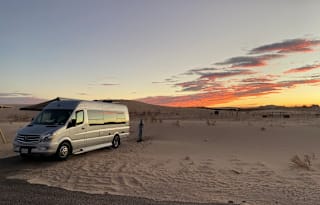 2021 Coachmen RV Galleria 24Q w/ Li3 (lithium battery) & 4X4