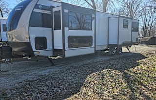 Two fireplaces and a Secret Bunkroom!