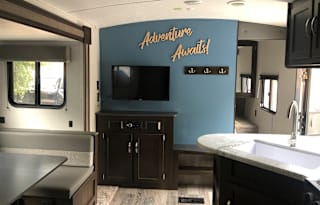 "Trixie" bunk bed, pet friendly & master bedroom