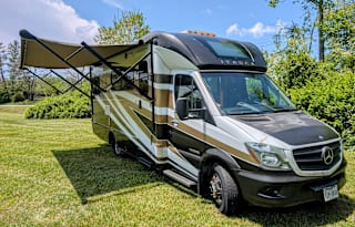 Itasca Navion | Classy Mercedes RV with 2 slides