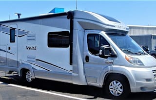2014 Winnenago Ithica Viva