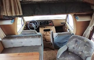 Newer looking  Class C  23'. Has little usage.