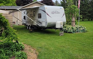 MoJo's 2012 Jayco Jay Flight Sleeps 6-7