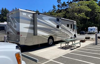2014 Winnebago Vista 35B