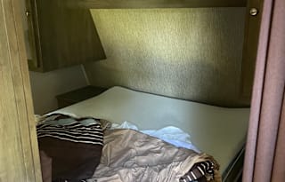 30ft family size getaway/evacuation camper