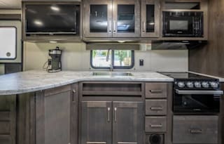 2023 Grand Design 235BH – Fully equipped!