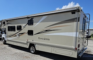 2019 Winnebago Minnie Winnie 31G
