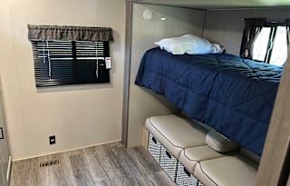 2024 Couchman - Perfect for Your Next Adventure!