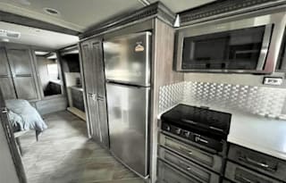 2018 Winnebago Forza 36G