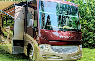 2014 Itasca Sunova 33c - Comfort and Space
