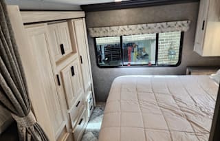 Sunseeker Bunk house. WE ALLOW PERSONAL INSURANCE!