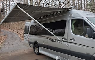 Adventure Van - Pleasure-Way Plateau TS