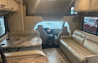 Family & Pet friendly RV Rental Sleeps 8+