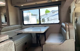 2021 Thor Motor Coach Daybreak 22GO