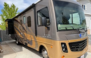 Holiday Rambler Admiral 32V