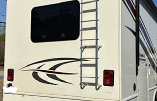 Travel with Ease & Comfort! Pets welcome