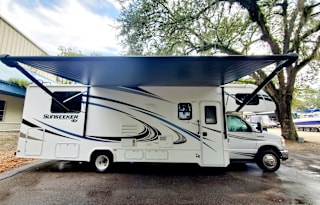 2019 Forest River - Sunseeker Floorplan: 2850S LE
