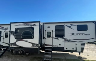 2012 Keystone Fuzion