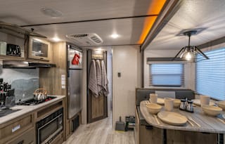 Sunray: Family Adventure Bunkhouse (Veteran Owned)