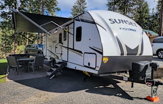 Tabby the Trailer- Linens and Cookware Included
