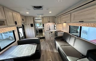 2024 Forest River RV Sunseeker LE 3250DSLE, R1091