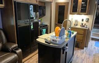 2018  Coachmen Chapparal 392 MBL