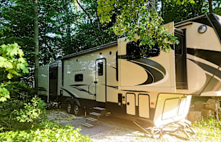 The Landing - '19 Keystone RV Montana H C 375FL