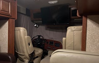 32ft Class A - Perfect Size RV