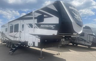 2023 Jayco Seismic 395
