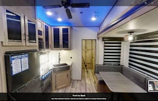 Clean, Modern 5th Wheel, Arctic Wolf w/Starlink