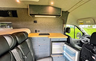 Adventure Van, 4x4, Off-Grid Electric, Heat & AC!