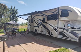 2014 Thor Motor Coach Outlaw 37LS (Toy Hauler)