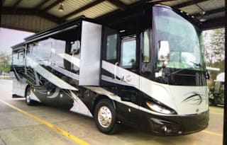 2019 Tiffin Phaeton 40 IH-Hourly Event Rental Only