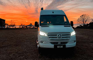 Hooklyfe Adventures Luxury Touring Coach