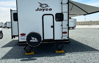 2021 Jayco Jay Feather 24 BH