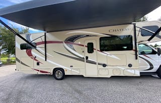 2017 Thor Class C Motor Coach Chateau 31W