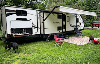 Dave & Tricia's kiddos and fidos friendly camper