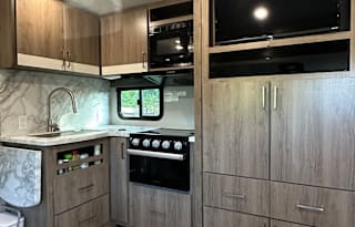 2022 Grand Design Imagine 2400BH