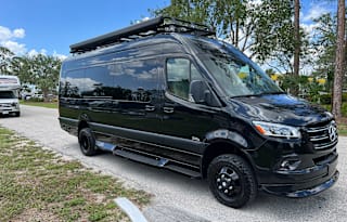 Black VanLife 3, Luxe Cruiser 24ft