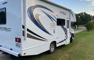 Tour New England in a 2019 Thor Freedom Elite 22FE