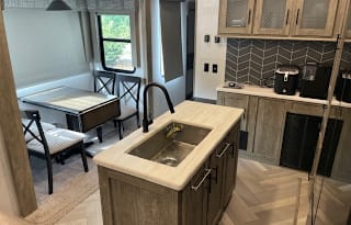 2022 Forrest River, Heritage Glen 378FL (+loft)