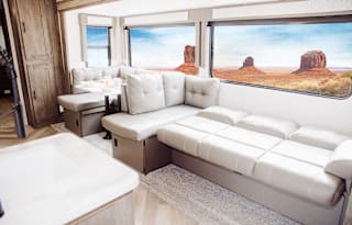 HUGE bunkroom Sleeps 10 with outdoor kitchen