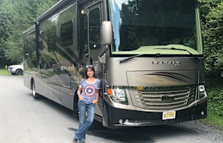 2018 Newmar Ventana LE 4002 - Classy & Comfy!