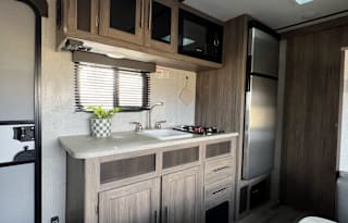 2021 CrossRoads RV Zinger Lite ZR18BH
