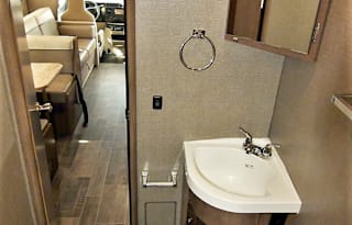 2019 Winnebago Outlook 25J (Maggie)