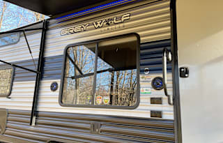 Happy Camper 2021 Forest River Cherokee Grey Wolf